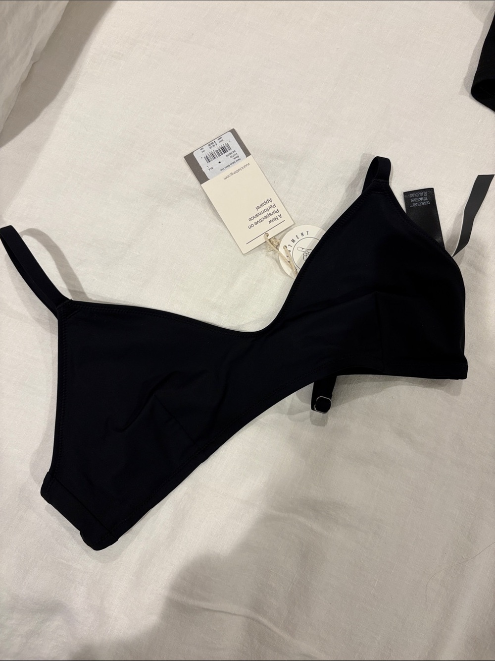 Vuori Black Heat Wave Bikini Top size L - Picture 4 of 6